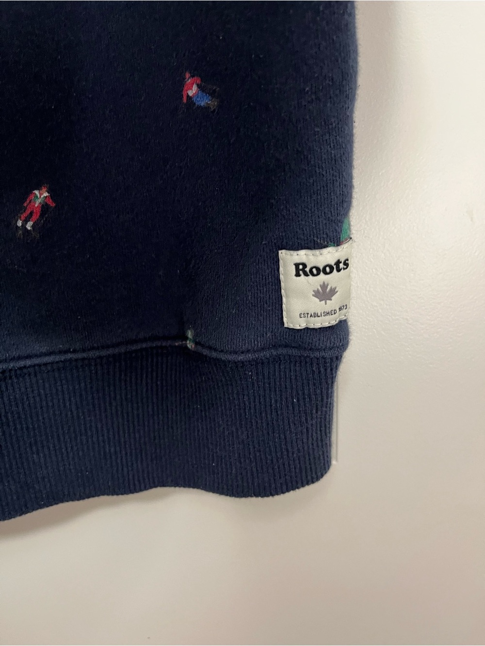 Roots Women's Navy Sweatshirt with Tiny Multicolor Skiers Embroidery in size S - Picture 2 of 13